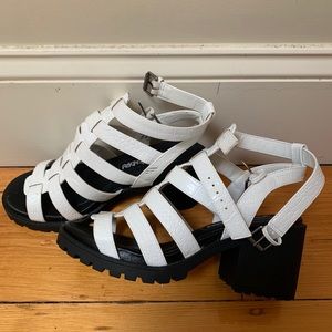 Size 8.5 dirty laundry platform sandals